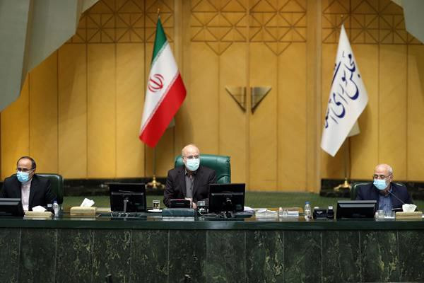 اخبار بورس چهارشنبه 26 آبان 1400 - طرح ساماندهی صنعت خودرو در صحن علنی مجلس رای گیری و تصویب شد